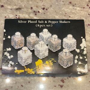 ✨SOLD✨Vintage Silver Plated Salt & Pepper Shakers Set